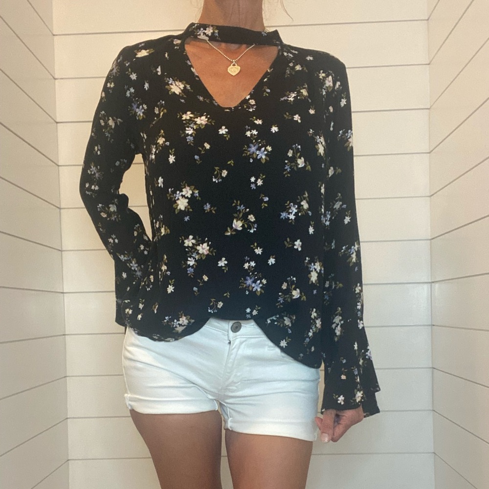 Bell sleeve floral top with back button closure